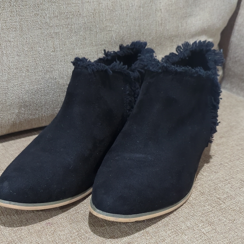 Chic Black Suede Ankle Boots